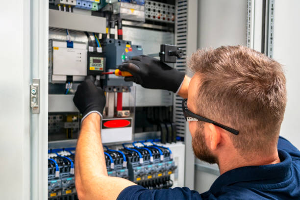 Professional Electrician in Edina, MO